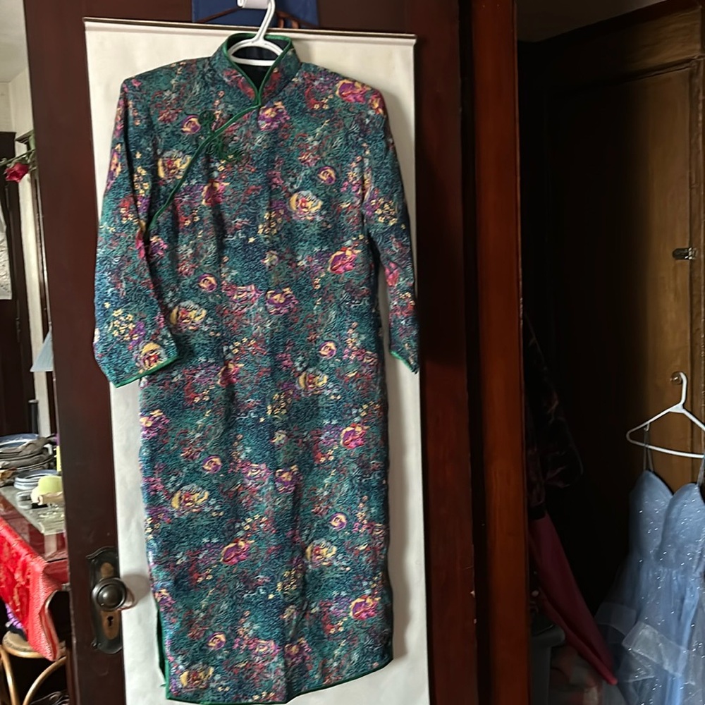 Custom made fully lined Chinese silk qipao dress, medium